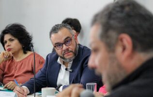 Política